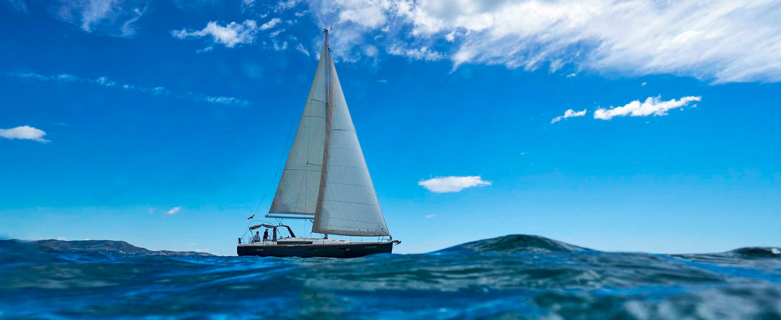 velero columbretes beneteau oceanis 45 darkness sailing